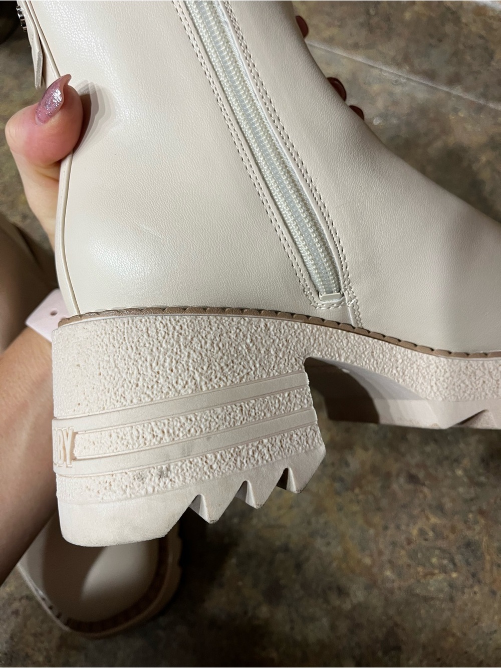 Sam & Libby Off White Chunky Lug Sole Chelsea Boots Zip Ankle Sz 7 Y2K - Picture 13 of 15